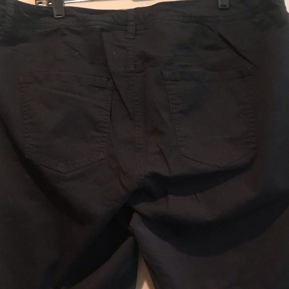 Lane Bryant Black Twill Capri 22 - Picture 5 of 7